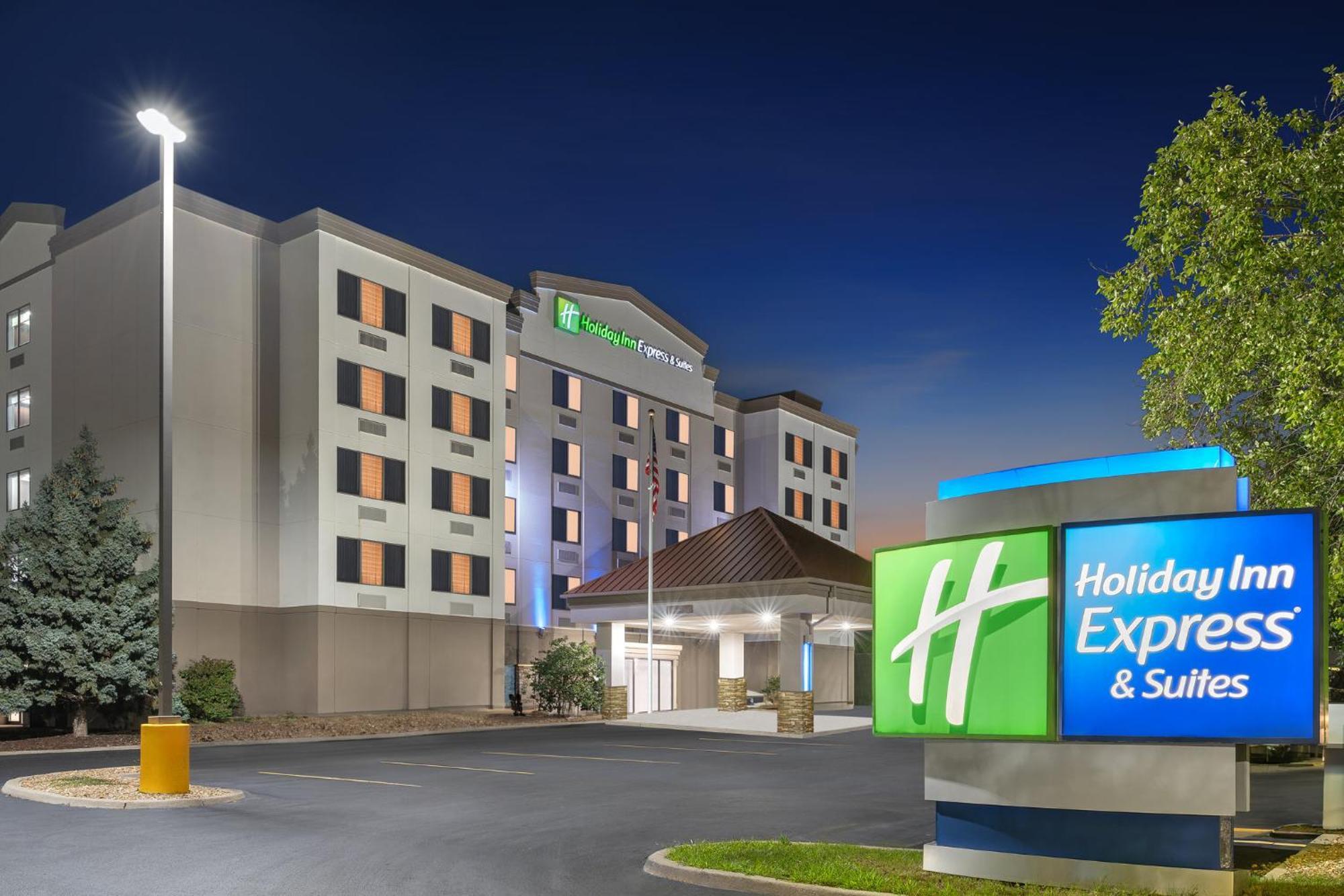 Holiday Inn Express Hotel & Suites Coralville By Ihg Exterior photo